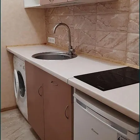 Flat In The Center * Οδησσός